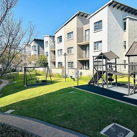 Tranquility 2 Facing Steyn City Apartment Sandton Bagian luar foto