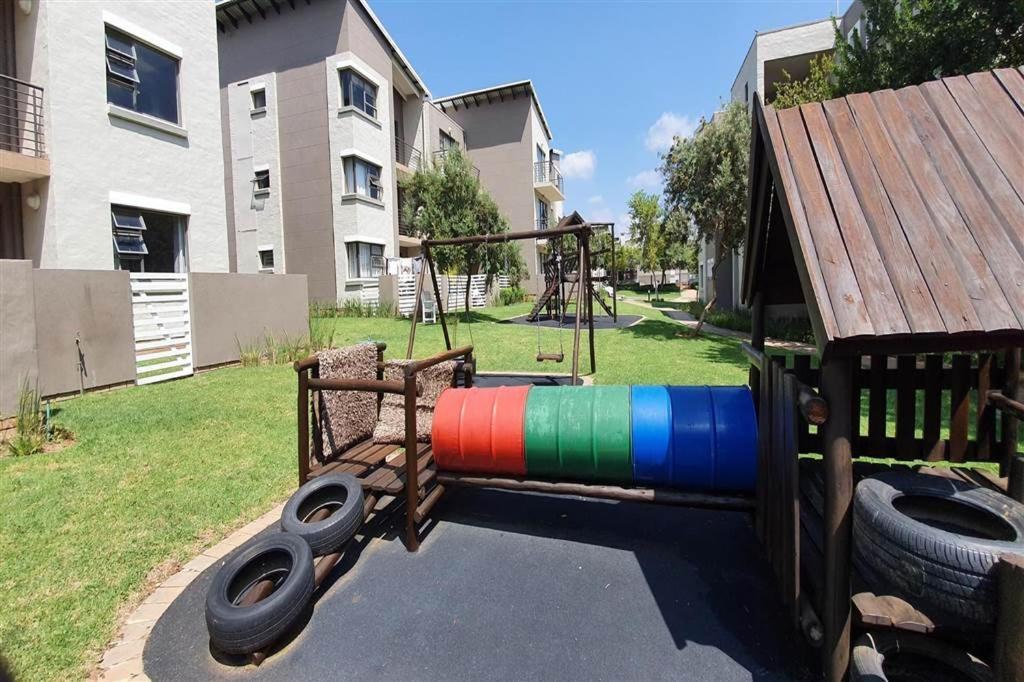 Tranquility 2 Facing Steyn City Apartment Sandton Bagian luar foto